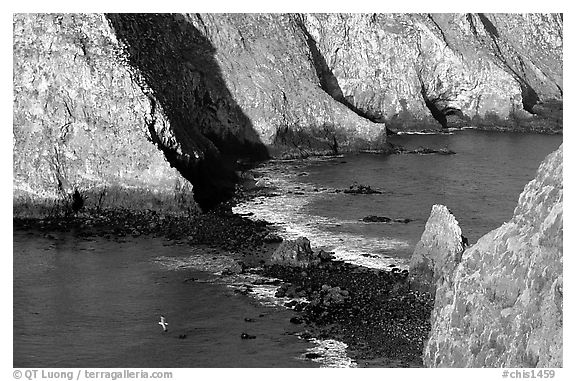 Channel between East Anacapa and Middle Anacapa at low tide. Channel Islands National Park (black and white)