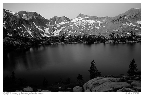 Woods Lake, sunset. Kings Canyon National Park, California, USA.