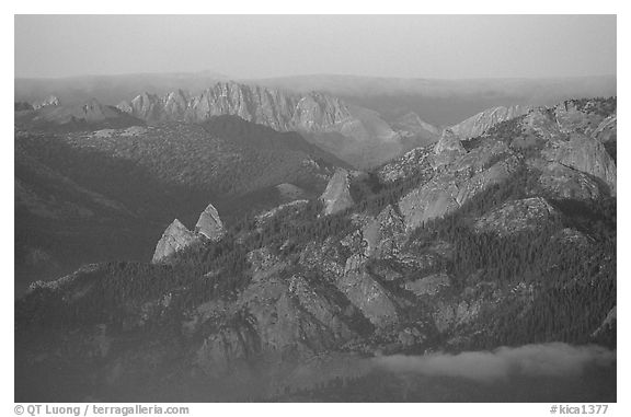 Monarch Divide at sunset. Kings Canyon National Park, California, USA.