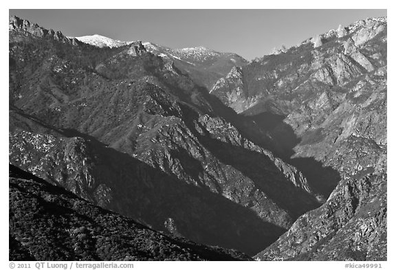 Middle Forks of the Kings River with snowy Spanish Mountain. Kings Canyon National Park, California, USA.