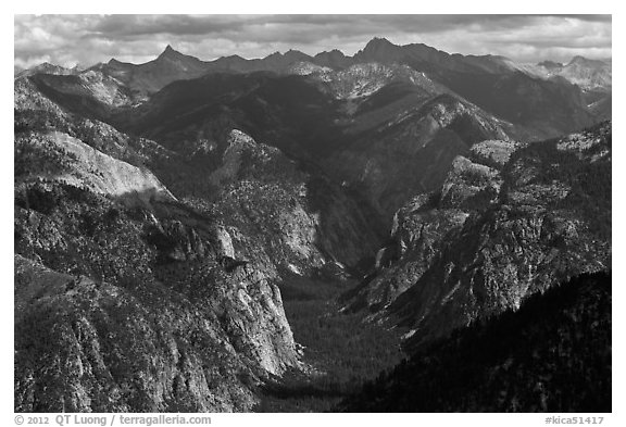 Glacial valley from above, Cedar Grove. Kings Canyon National Park, California, USA.