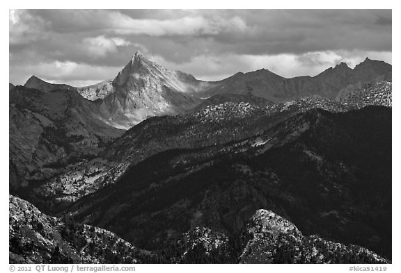 Sierra Nevada crest. Kings Canyon National Park (black and white)