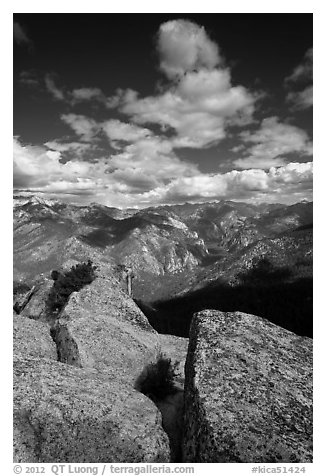 Summit blocks of Lookout Peak and Cedar Grove. Kings Canyon National Park, California, USA.