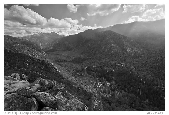 Cedar Grove Valley from Cedar Grove Overlook. Kings Canyon National Park, California, USA.