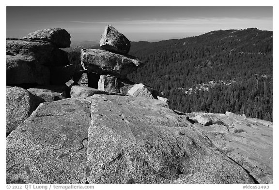 Granite slabs, Buena Vista. Kings Canyon National Park (black and white)