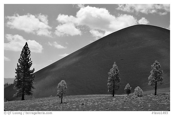 Cinder cone. Lassen Volcanic National Park, California, USA.