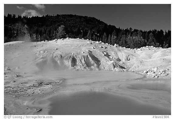 Green pool in Bumpass Hell thermal area. Lassen Volcanic National Park, California, USA.