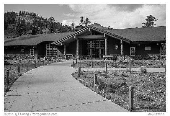 Kohm Yah-mah-nee Visitor Center. Lassen Volcanic National Park (black and white)