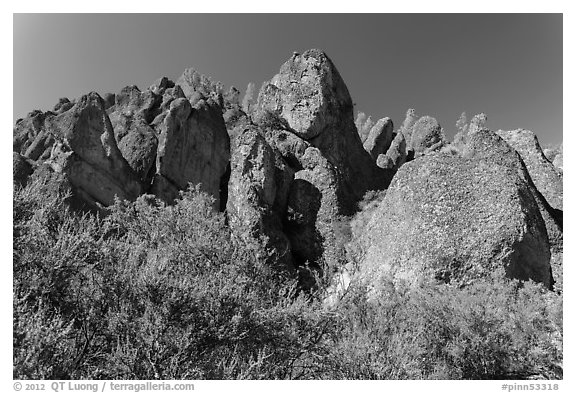 Rhyolite pinnalces. Pinnacles National Park, California, USA.