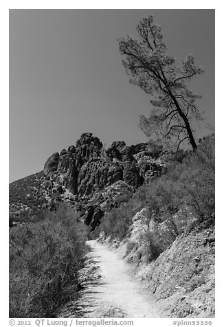 High Peaks trail. Pinnacles National Park, California, USA.