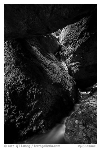 Stream and boulders, Upper Bear Gulch cave. Pinnacles National Park (black and white)