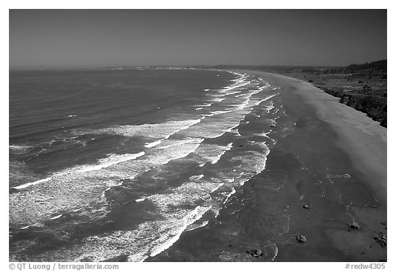 Wawes and Crescent Beach from above. Redwood National Park (black and white)