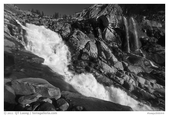 Tokopah Falls. Sequoia National Park, California, USA.