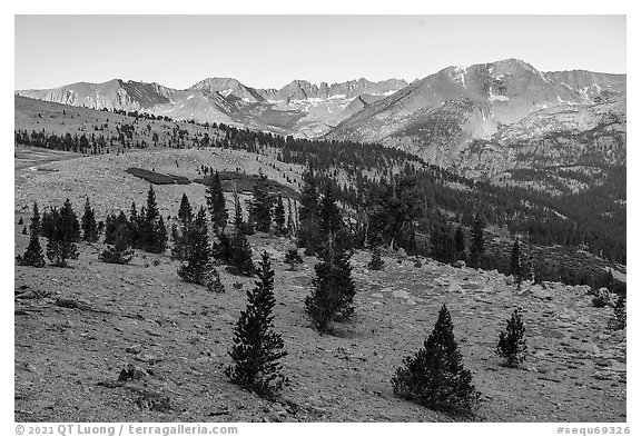 Kern Divide at sunrise. Sequoia National Park (black and white)