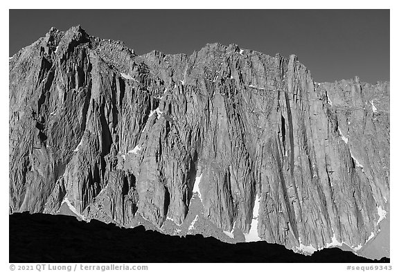 Mt Hitchcock rock pillars. Sequoia National Park (black and white)