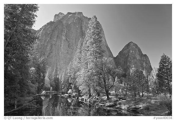 Merced River and Cathedral Rocks in autumn. Yosemite National Park (black and white)