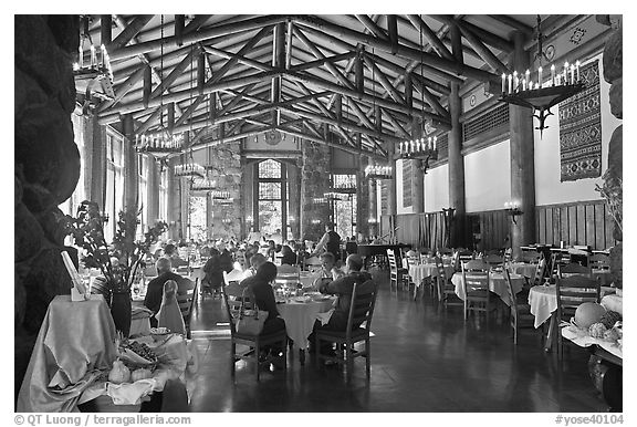 Dinning room, Ahwahnee lodge. Yosemite National Park (black and white)