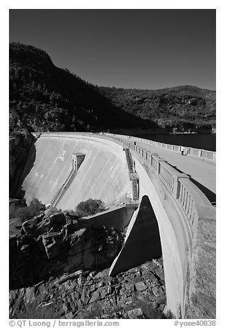 O'Shaughnessy Dam, Hetch Hetchy Valley. Yosemite National Park (black and white)