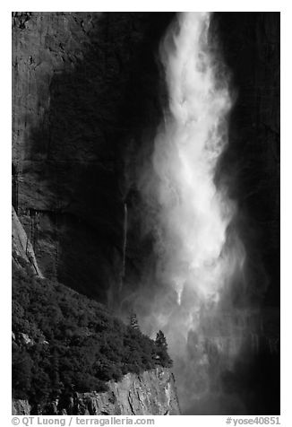Falling water of Upper Yosemite Falls. Yosemite National Park (black and white)
