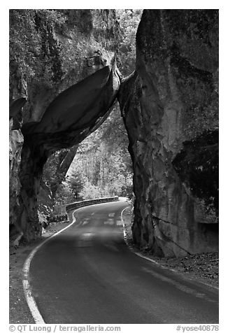 Road passing through Arch Rock, Lower Merced Canyon. Yosemite National Park (black and white)