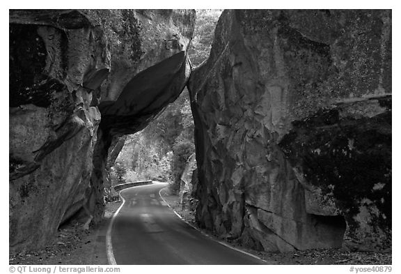 Arch Rock and road, Lower Merced Canyon. Yosemite National Park (black and white)
