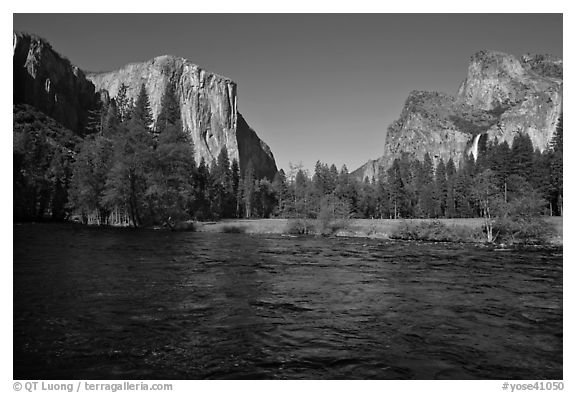 Valley View, Spring afternoon. Yosemite National Park, California, USA.