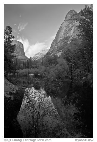 Mirror Lake and Ahwiyah Point in the Spring, late afternoon. Yosemite National Park, California, USA.