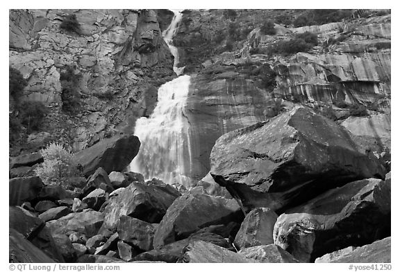 Boulders, tree and Wapama Falls, Hetch Hetchy. Yosemite National Park (black and white)