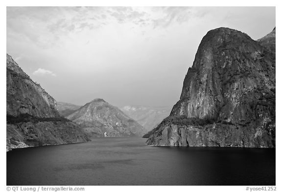 Kolana Rock and Hetch Hetchy reservoir, afternoon. Yosemite National Park (black and white)