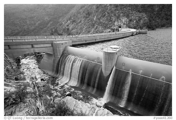 Overflow channel,  O'Shaughnessy Dam. Yosemite National Park, California, USA.