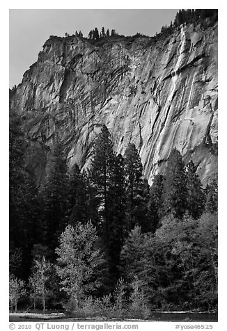 Ephemeral waterfall near Royal Arches. Yosemite National Park (black and white)