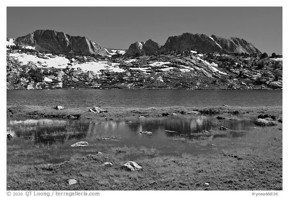 Evelyn Lake. Yosemite National Park (black and white)