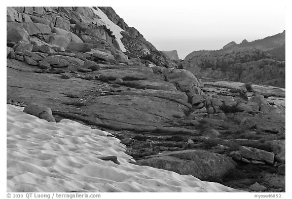 Neve at the base of Vogelsang peak at sunset. Yosemite National Park (black and white)