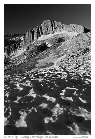 Neve with sun cups on the Sierra Crest, and North Peak. Yosemite National Park (black and white)