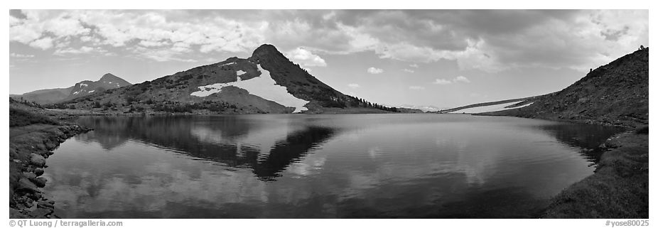 Upper Gaylor Lake. Yosemite National Park (black and white)