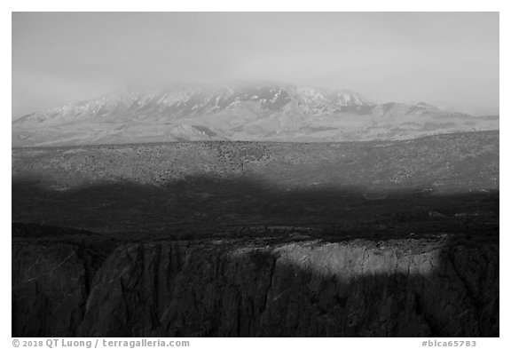 Last sunrays on rim. Black Canyon of the Gunnison National Park (black and white)