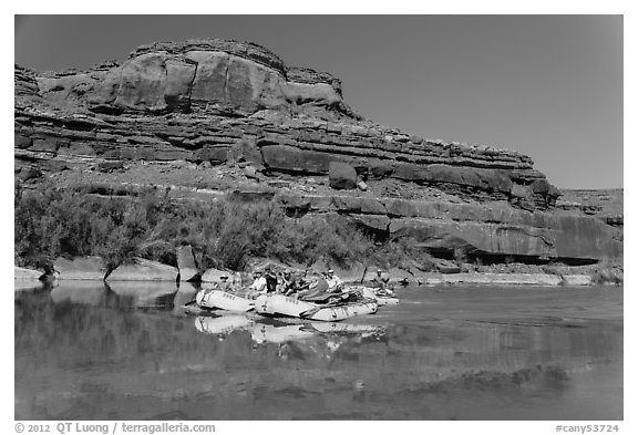 Rafts and cliffs, Colorado River. Canyonlands National Park, Utah, USA.