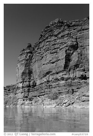 Red cliffs above Colorado River. Canyonlands National Park, Utah, USA.