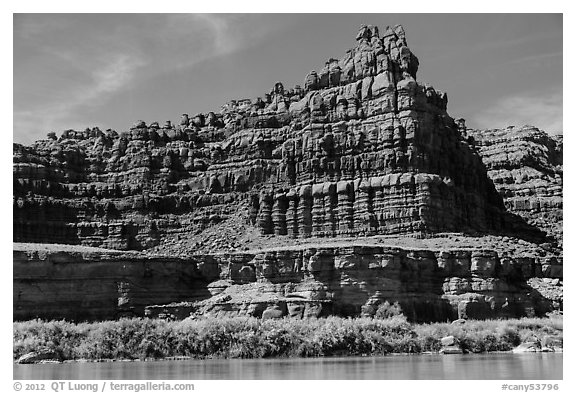 Flutted cliffs above Colorado River. Canyonlands National Park, Utah, USA.