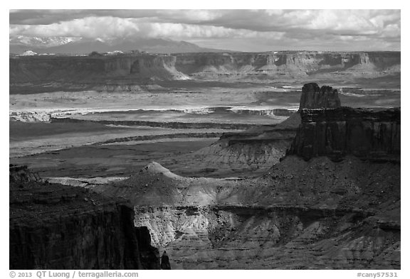 View over White Rim from High Spur. Canyonlands National Park, Utah, USA.