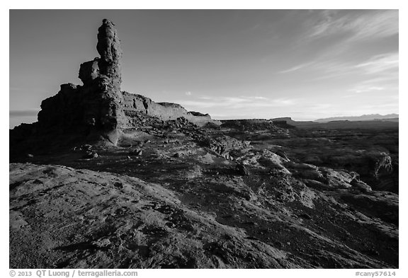 Petes Mesa at sunrise, Maze District. Canyonlands National Park (black and white)
