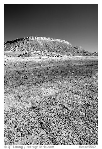 Bentonite Badlands and cliffs, Nottom Bullfrog Road. Capitol Reef National Park, Utah, USA.