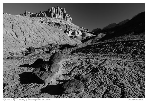 Balsalt Boulders, shale, Castle. Capitol Reef National Park, Utah, USA.