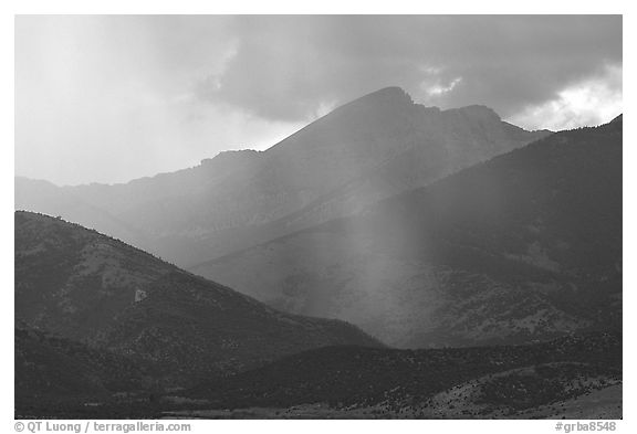 Rays over Snake Range and Wheeler Peak. Great Basin National Park, Nevada, USA.