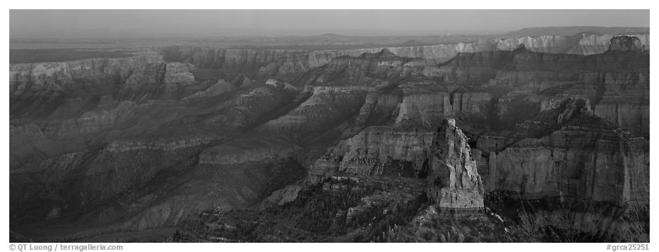 Scenery seen from Point Imperial. Grand Canyon National Park (black and white)