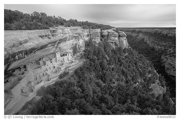 Cliff Palace and Chaplin Mesa, late afternoon. Mesa Verde National Park, Colorado, USA.