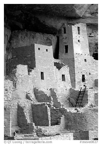 Square Tower in Cliff Palace. Mesa Verde National Park, Colorado, USA.