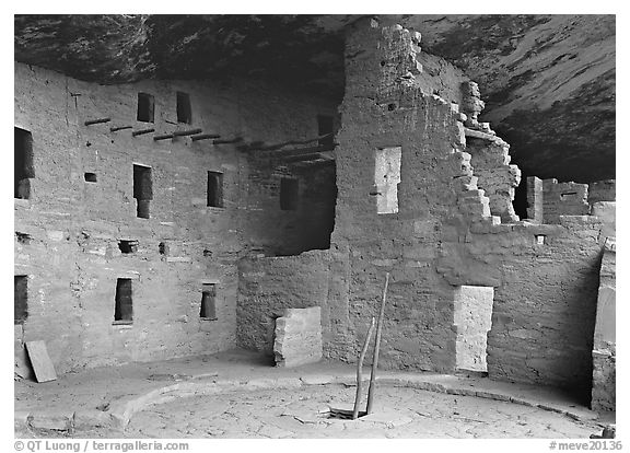 Kiva in Spruce Tree house. Mesa Verde National Park (black and white)