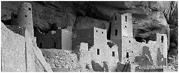 Anasazi cliff dwelling. Mesa Verde National Park (Panoramic black and white)