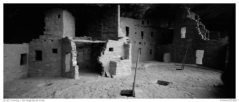 Spruce Tree House and Kiva entrances. Mesa Verde National Park (black and white)